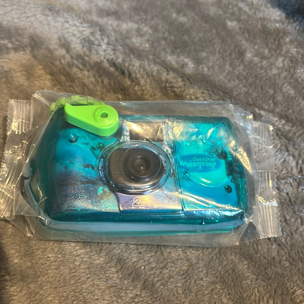 Vintage Fujifilm quick snap waterproof disposable camera